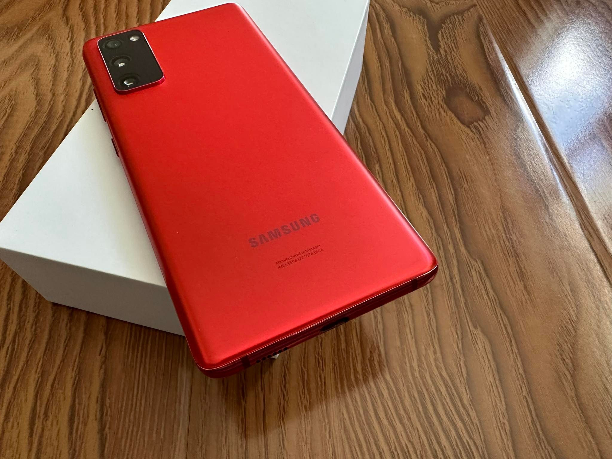 Samsung Galaxy S20 FE 5G NZ Model SM-G781B 6GB Red - As New *Free Shipping*