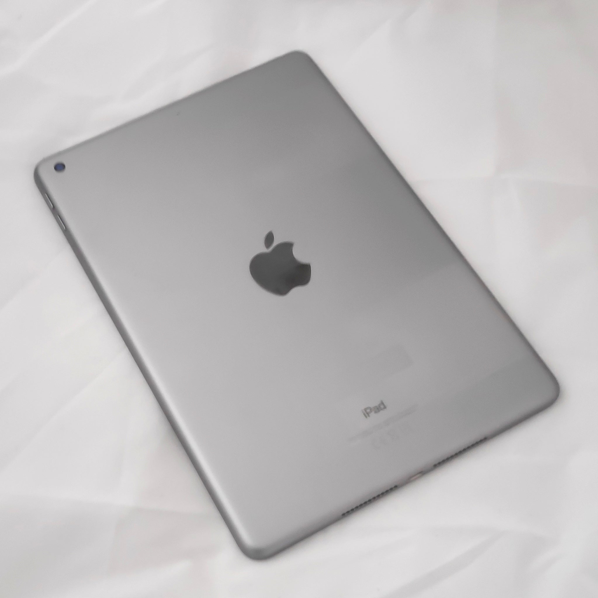 Apple iPad 5 128GB Wifi *Free Shipping*