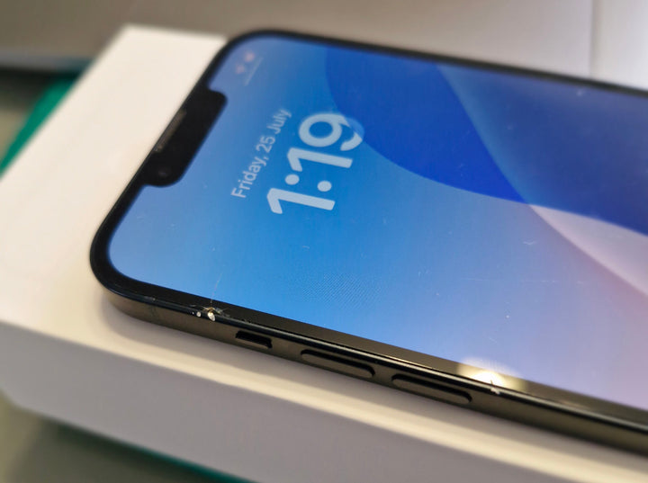 Apple iPhone 13 128GB 5G Midnight Black (Imperfect) Cracked Back