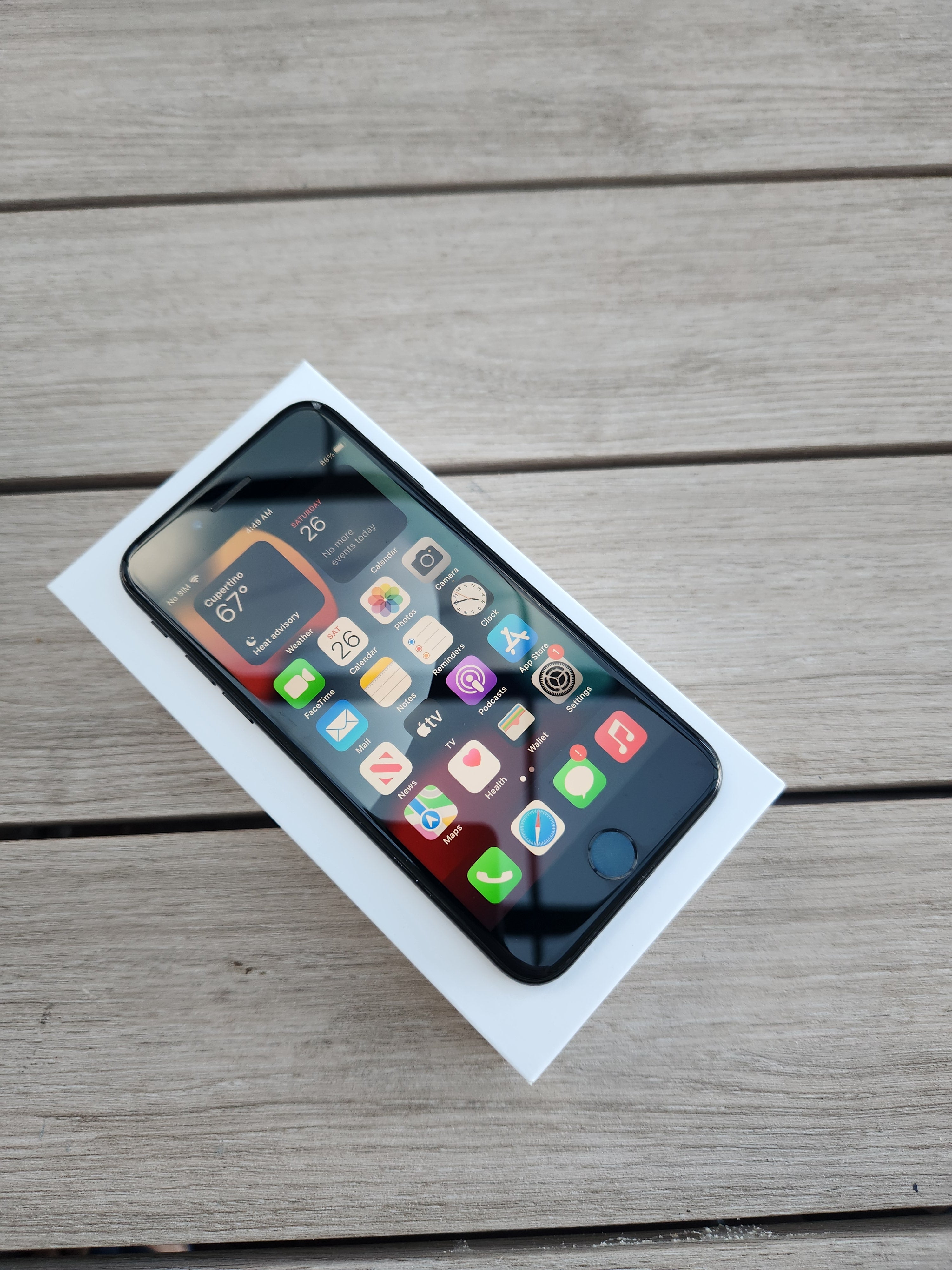 Apple iPhone 7 128GB Jet Black - New Battery, Case, Glass Screen Protector (Good)