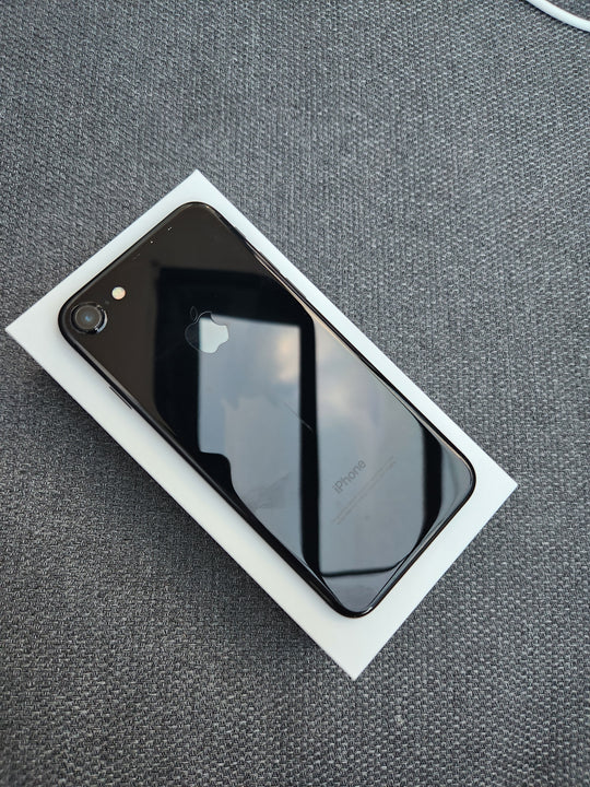 Apple iPhone 7 128GB Jet Black - New Battery, Case, Glass Screen Protector (Good)