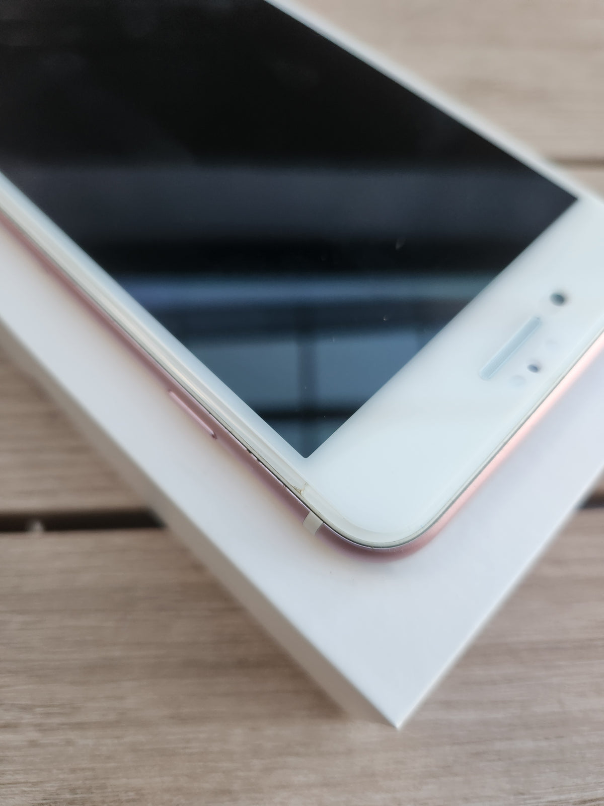 Apple iPhone 7 Plus 128GB Rose Gold - New Battery, Case, Screen Protector (Excellent) Minor Crack