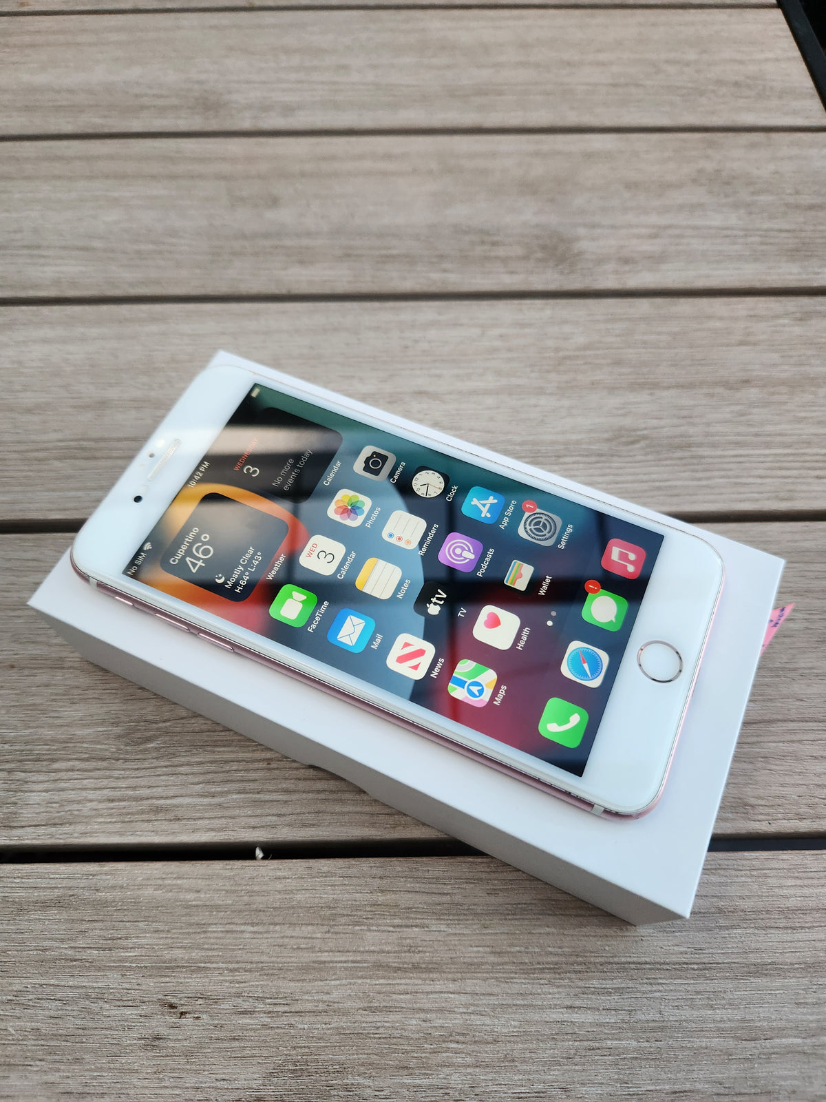 Apple iPhone 7 Plus 128GB Rose Gold - New Battery, Case, Screen Protector (Excellent) Minor Crack