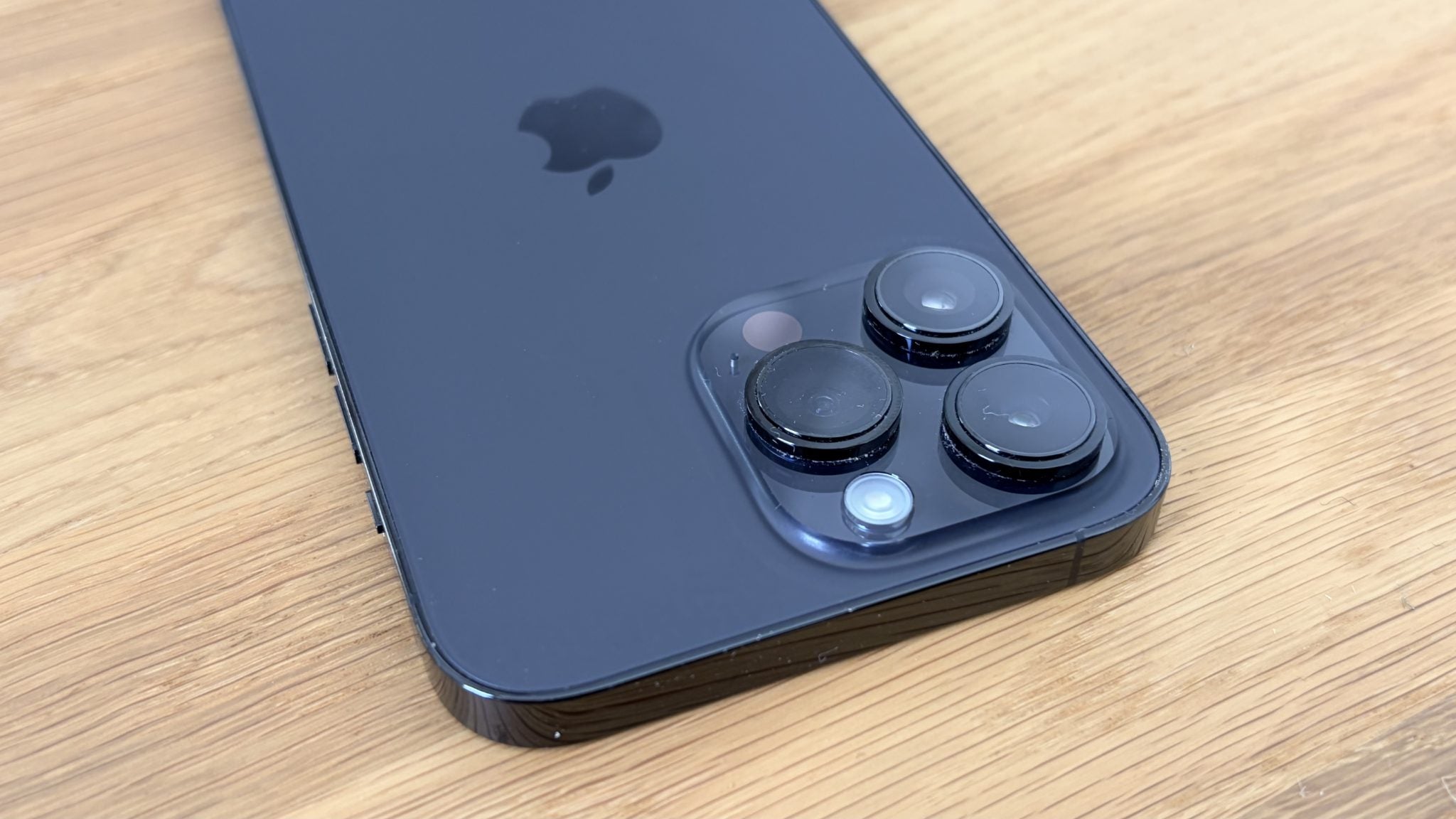 Apple iPhone 14 Pro Max 1 TB Space Black with Case, Screen Protector (Excellent) Pre-owned