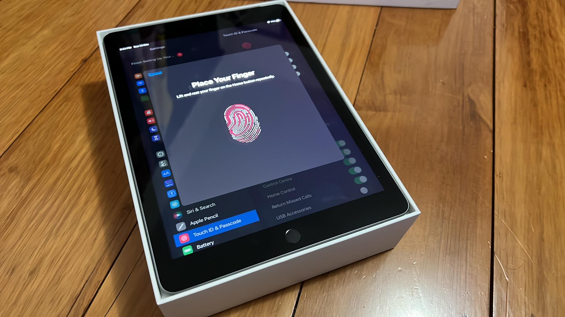 Apple iPad 6th Gen 32GB Wi-Fi + Cellular 3G/4G Space Gray - New Battery (Exc)