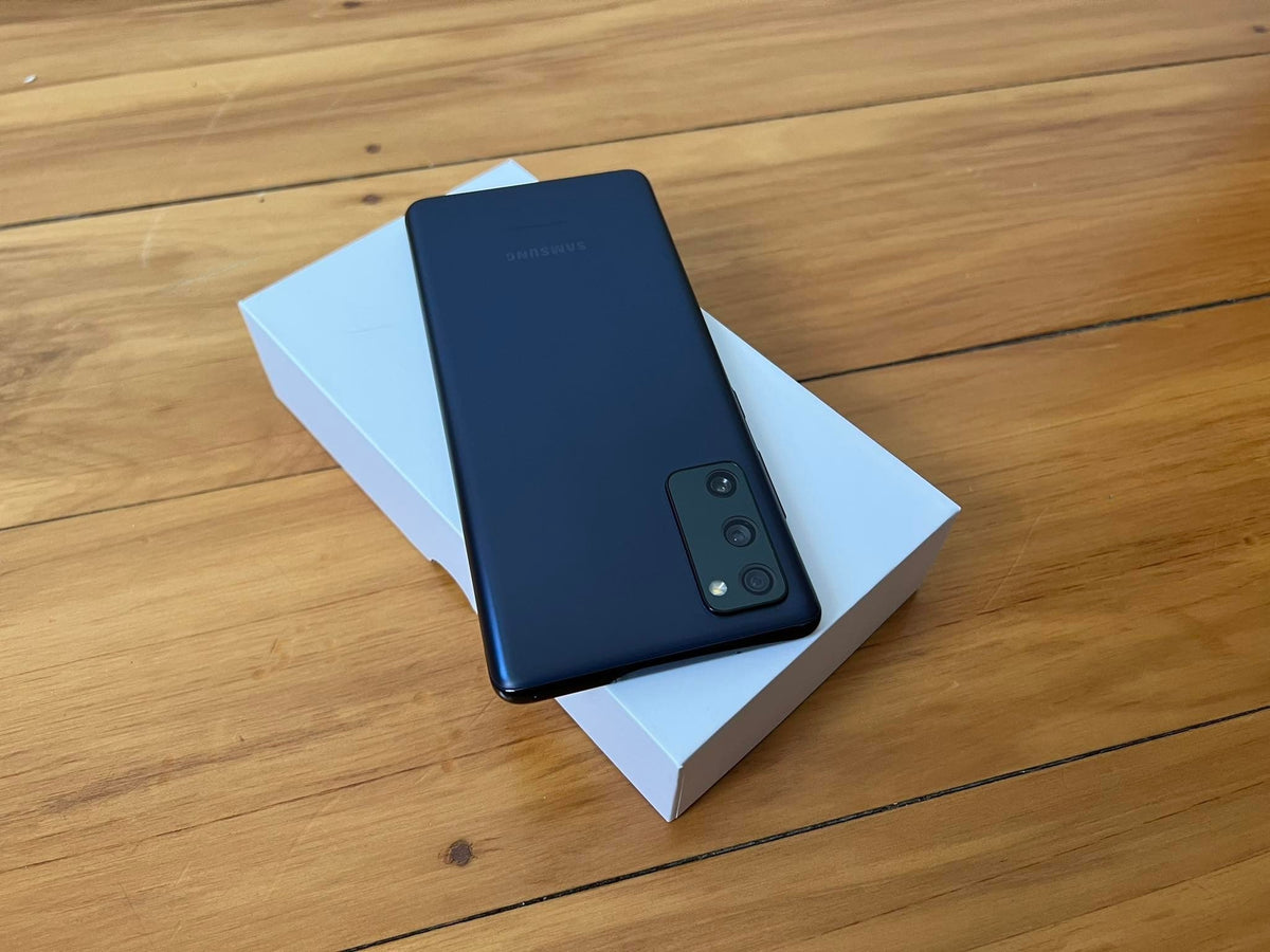 Samsung Galaxy S20 FE 5G SM-G781U Cloud Navy - New Case, Screen Protector (Exc)
