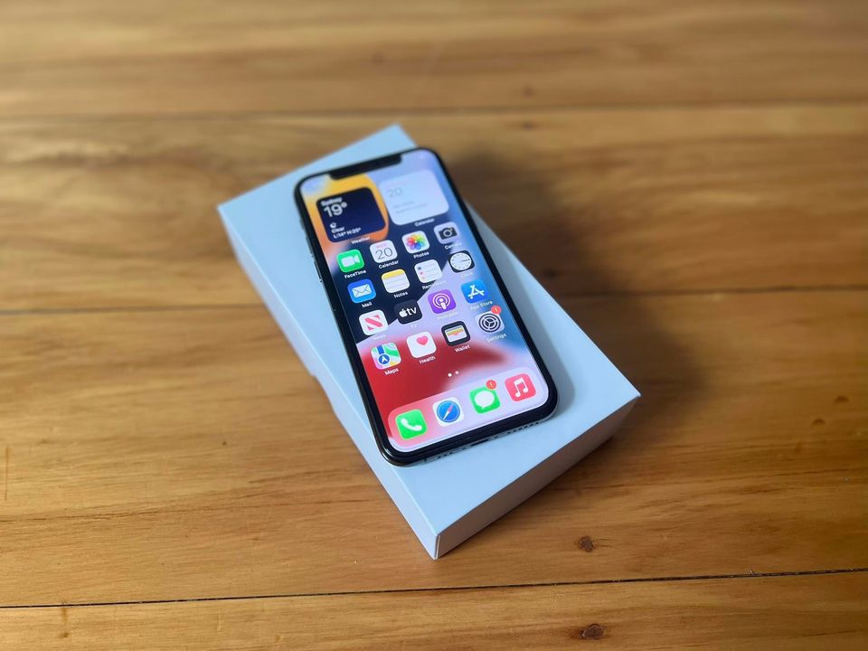 Apple iPhone 11 Pro Black 256GB - New Case, Screen Protector (Exc)