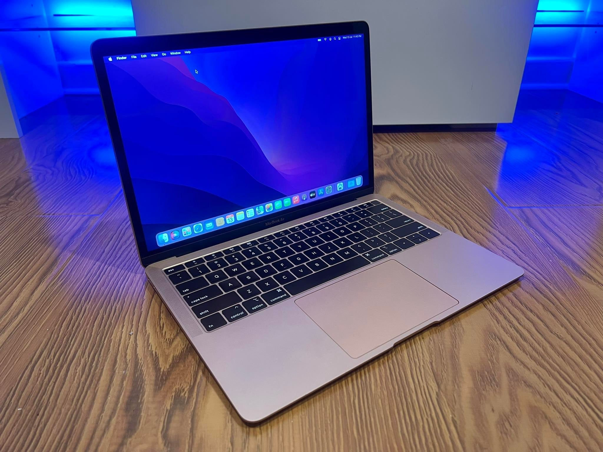 MacBook Air (Retina, 13-inch, 2020) Intel i3, 8GB RAM, 256GB
