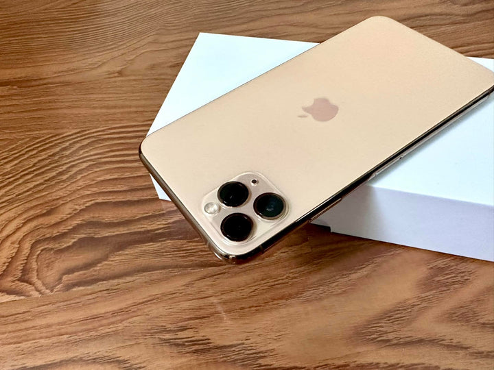 Apple iPhone 11 Pro Max 256GB Gold (Excellent) With Case, Screen Protector