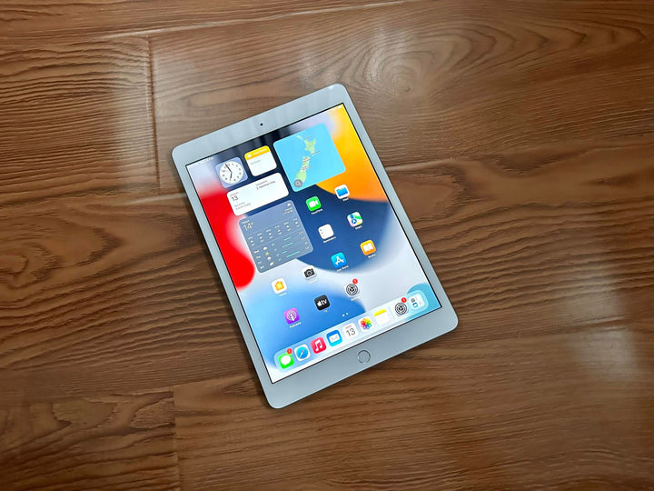 Apple iPad 10.2 inch 8th Gen 32GB Wi-Fi Silver (As New)