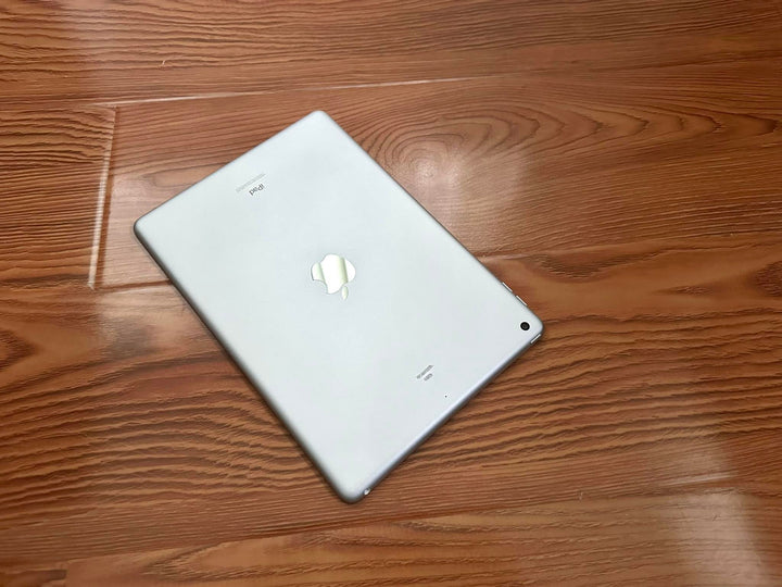 Apple iPad 10.2 inch 8th Gen 32GB Wi-Fi Silver (As New)