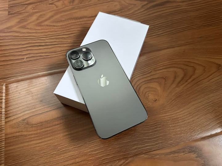 Apple iPhone 13 Pro Max 1TB 5G Graphite - New Battery (As New) Pre-Owned