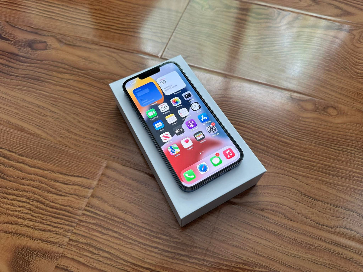 Apple iPhone 13 Pro 256GB 5G Sierra Blue - New Battery, Case, Screen protector (Excellent)