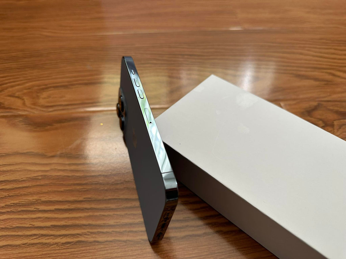 Apple iPhone 13 Pro 256GB 5G Sierra Blue - New Battery, Case, Screen protector (Excellent)