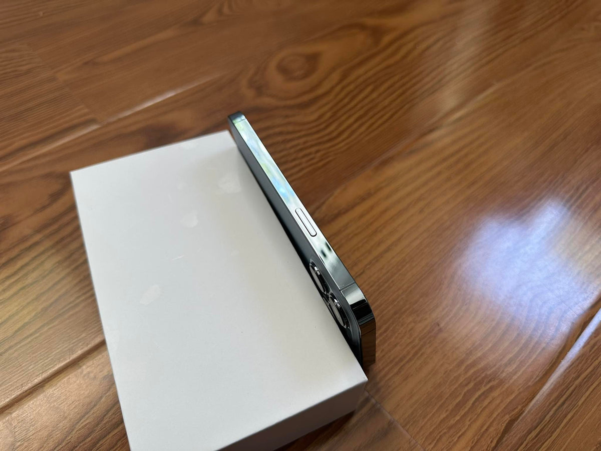Apple iPhone 13 Pro 256GB 5G Sierra Blue - New Battery, Case, Screen protector (Excellent)