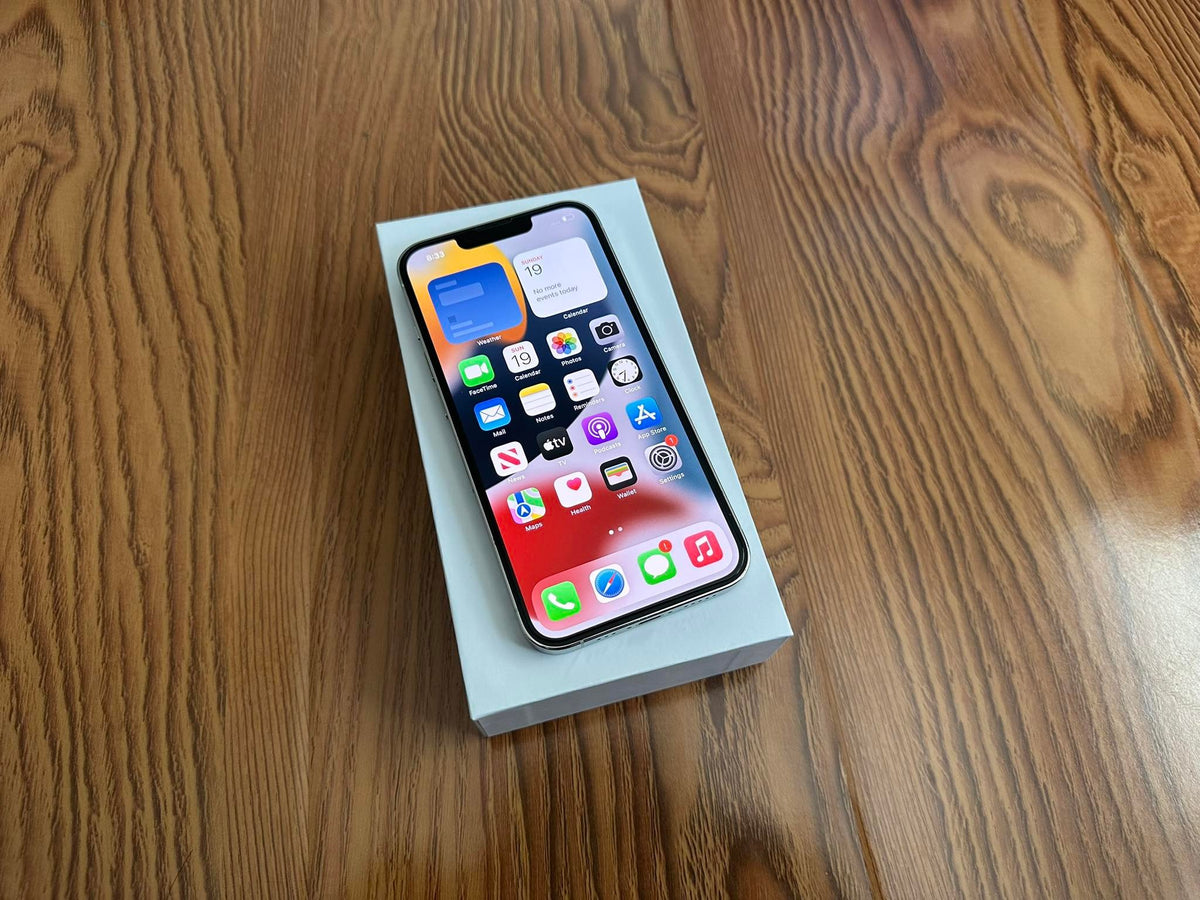 Apple iPhone 13 Pro 128GB Silver side and frame condition