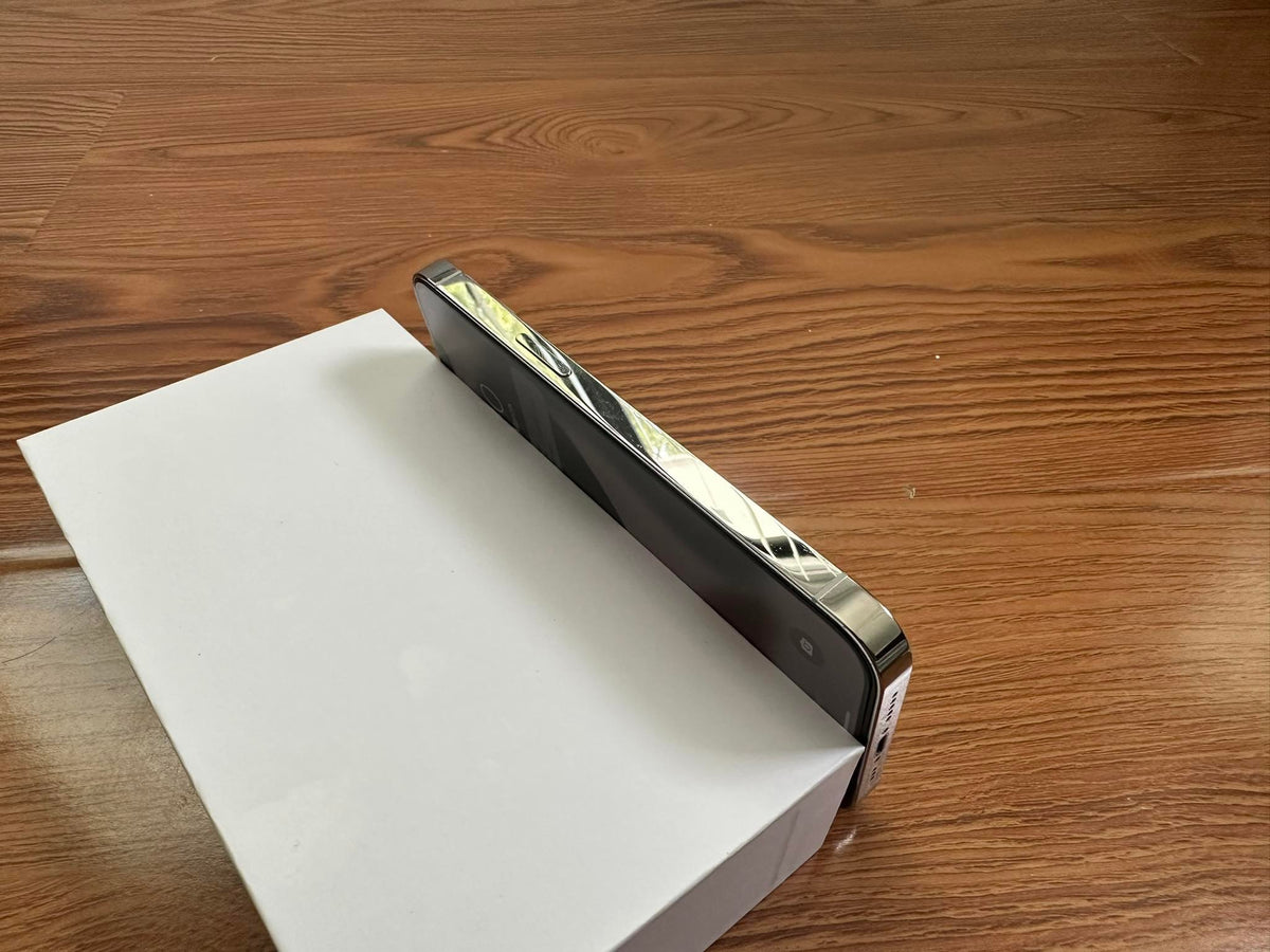 Apple iPhone 13 Pro Silver detailed cosmetic condition