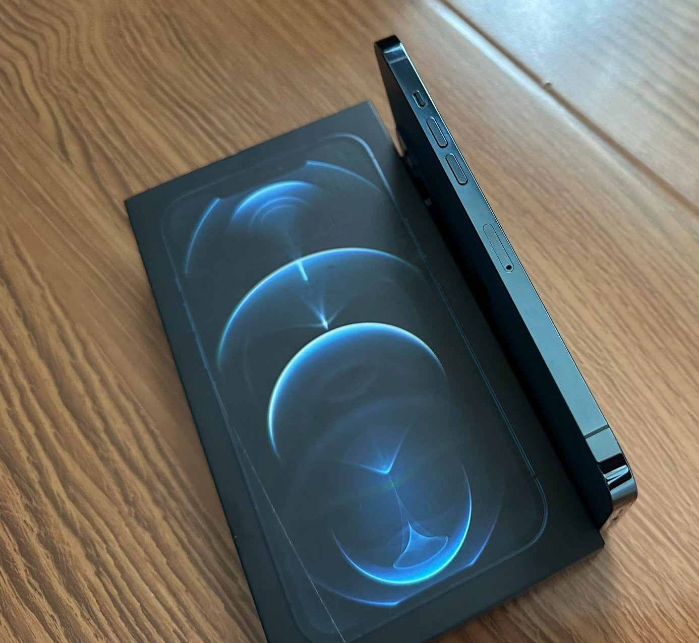 Apple iPhone 12 Pro 256GB 5G Grey Original Box,  New Battery (As New) Refurbished