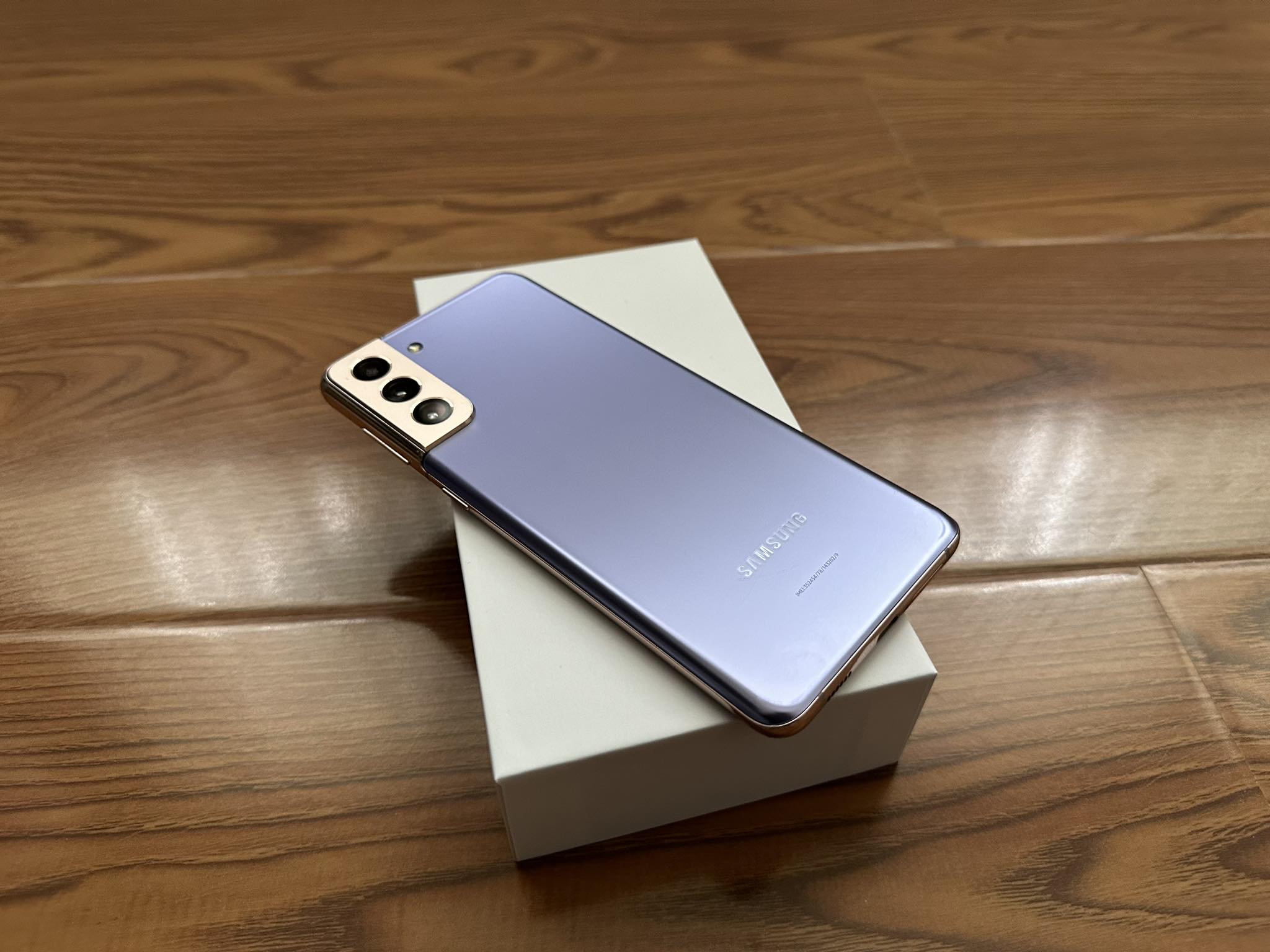 Samsung Galaxy S21 5G 128GB Violet SM-G991U (Good) Dot on Screen *With New Case, Glass Screen Protector & Shipping*