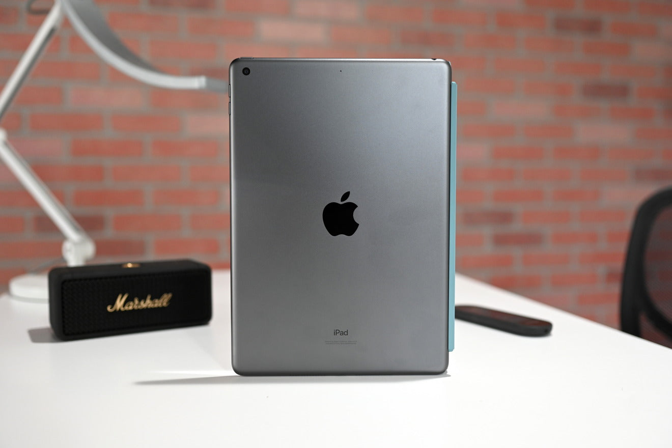 Apple iPad 7 32GB 10.2 inch Wi-Fi Space Gray (Like New ) Apple Box, New Battery & Free Shipping