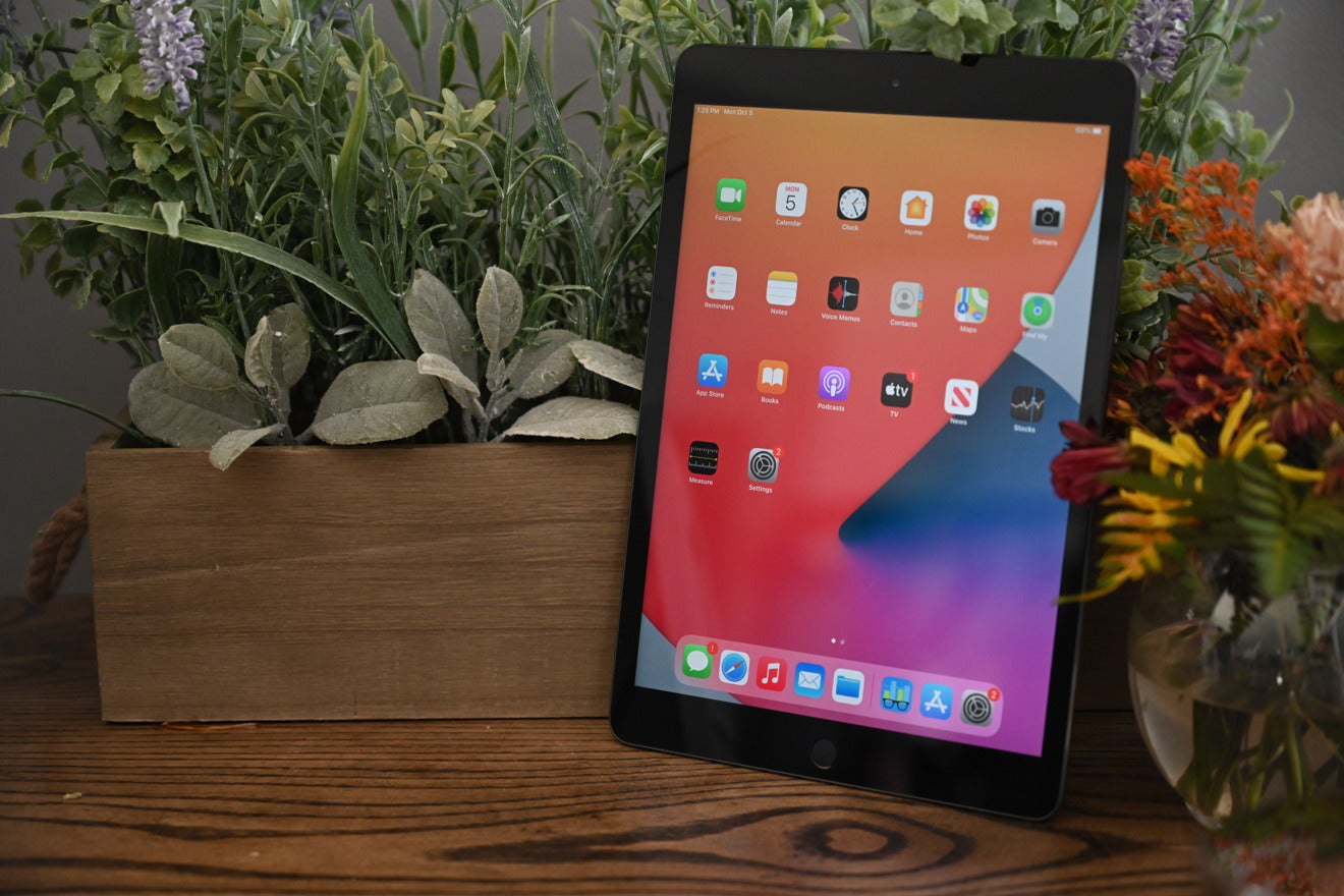 Apple iPad 7 32GB 10.2 inch Wi-Fi Space Gray (Like New ) Apple Box, New Battery & Free Shipping