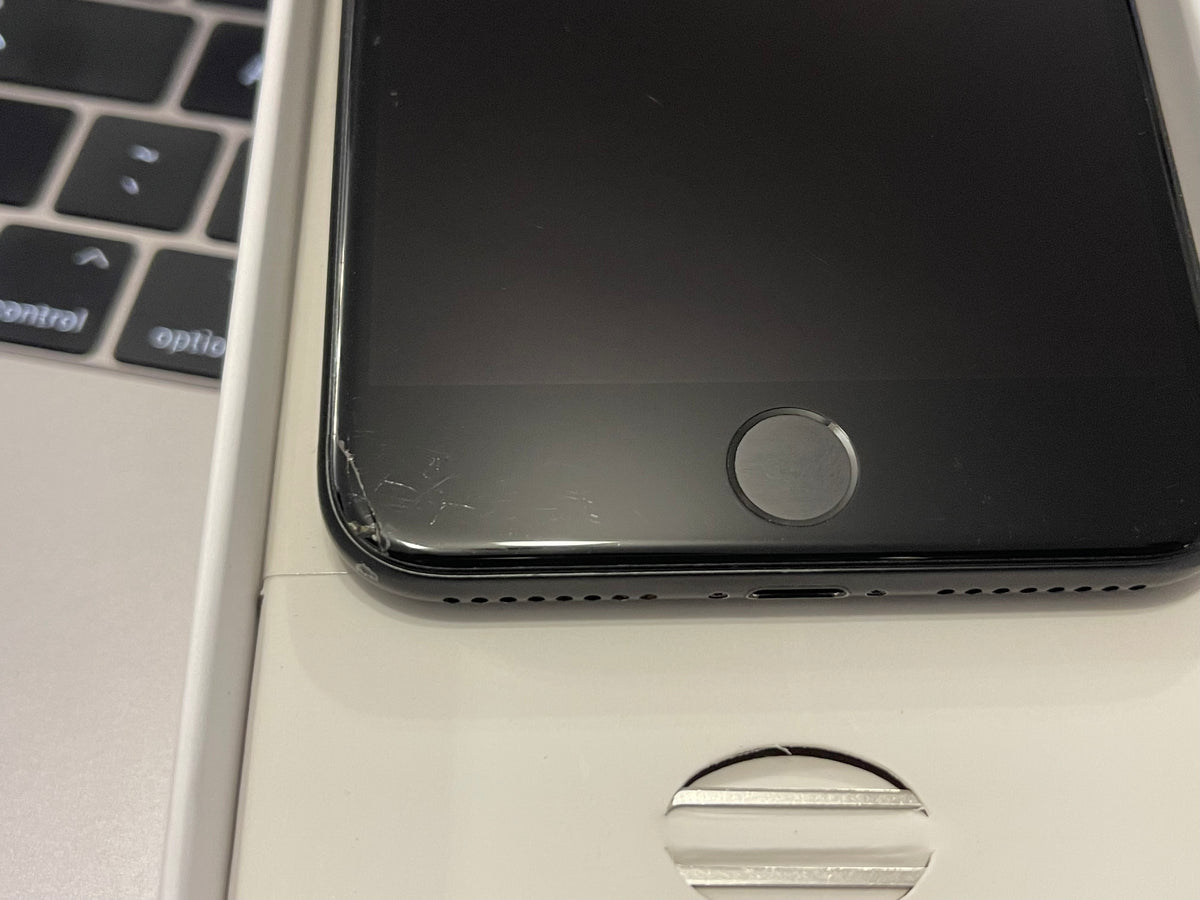 Apple iPhone 7 Plus 32GB Black New Battery - With Case & Screen Protector (Good) Chip