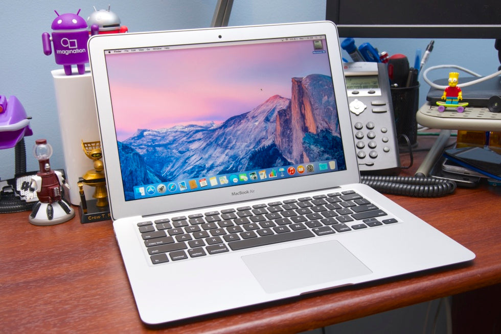 Apple MacBook Air 13-inch 2015 Intel i7 2.2 Ghz 256GB Suitable for School, Uni & Travelling