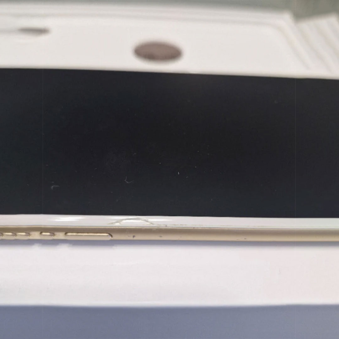 Apple iPhone 6 32GB Gold - New Battery, Case, Screen Protector (Excellent) Chip