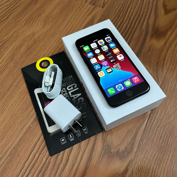 Apple iPhone 7 128GB Jet Black - New Battery, Case, Glass Screen Protector 
