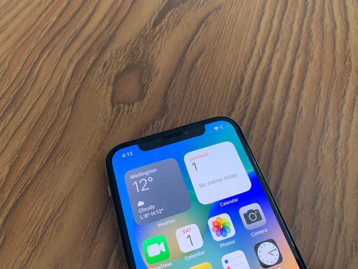 Apple iPhone XS 64GB White (As New) New Battery, Case, Glass Screen Protector (Batt Msg)