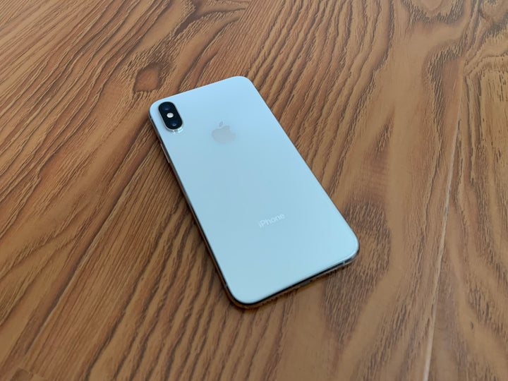 Apple iPhone XS 64GB White (As New) New Battery, Case, Glass Screen Protector (Batt Msg)