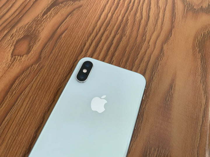 Apple iPhone XS 64GB White (As New) New Battery, Case, Glass Screen Protector (Batt Msg)