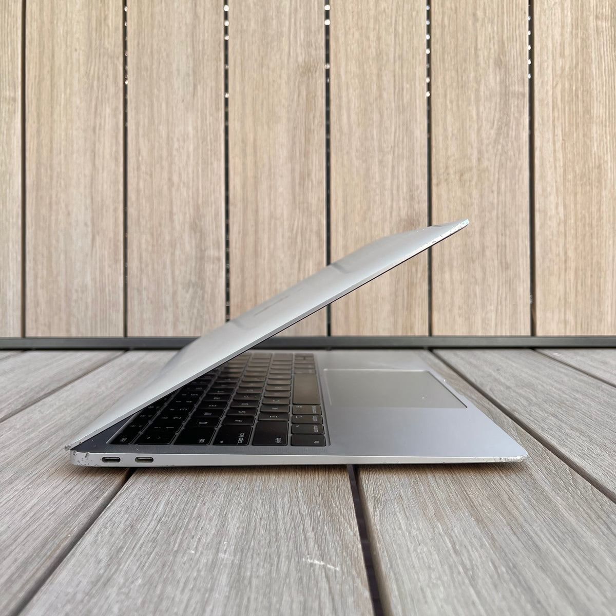 MacBook Air (Retina, 13-inch, 2018) Intel i5 8GB 128GB Silver in Original Box - Used