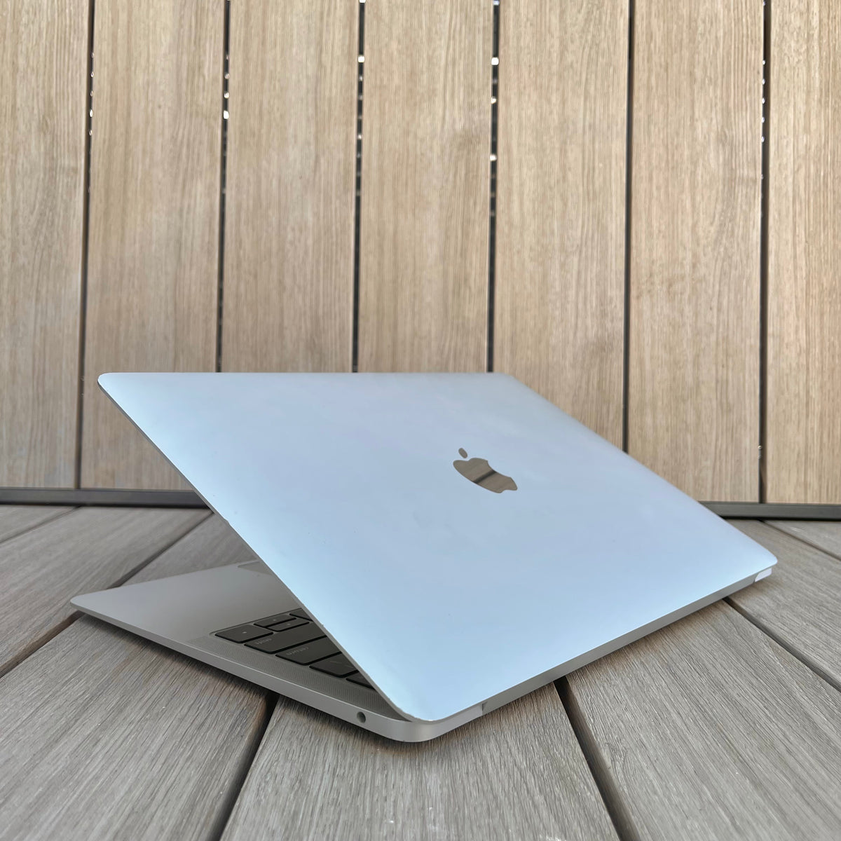 MacBook Air (Retina, 13-inch, 2018) Intel i5 8GB 128GB Silver in Original Box - Used