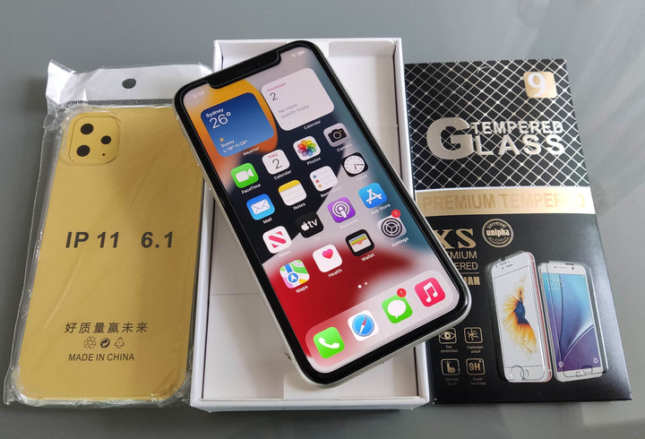 Apple iPhone 11 256GB White (Like New) With Case, Glass Screen Protector & Shipping