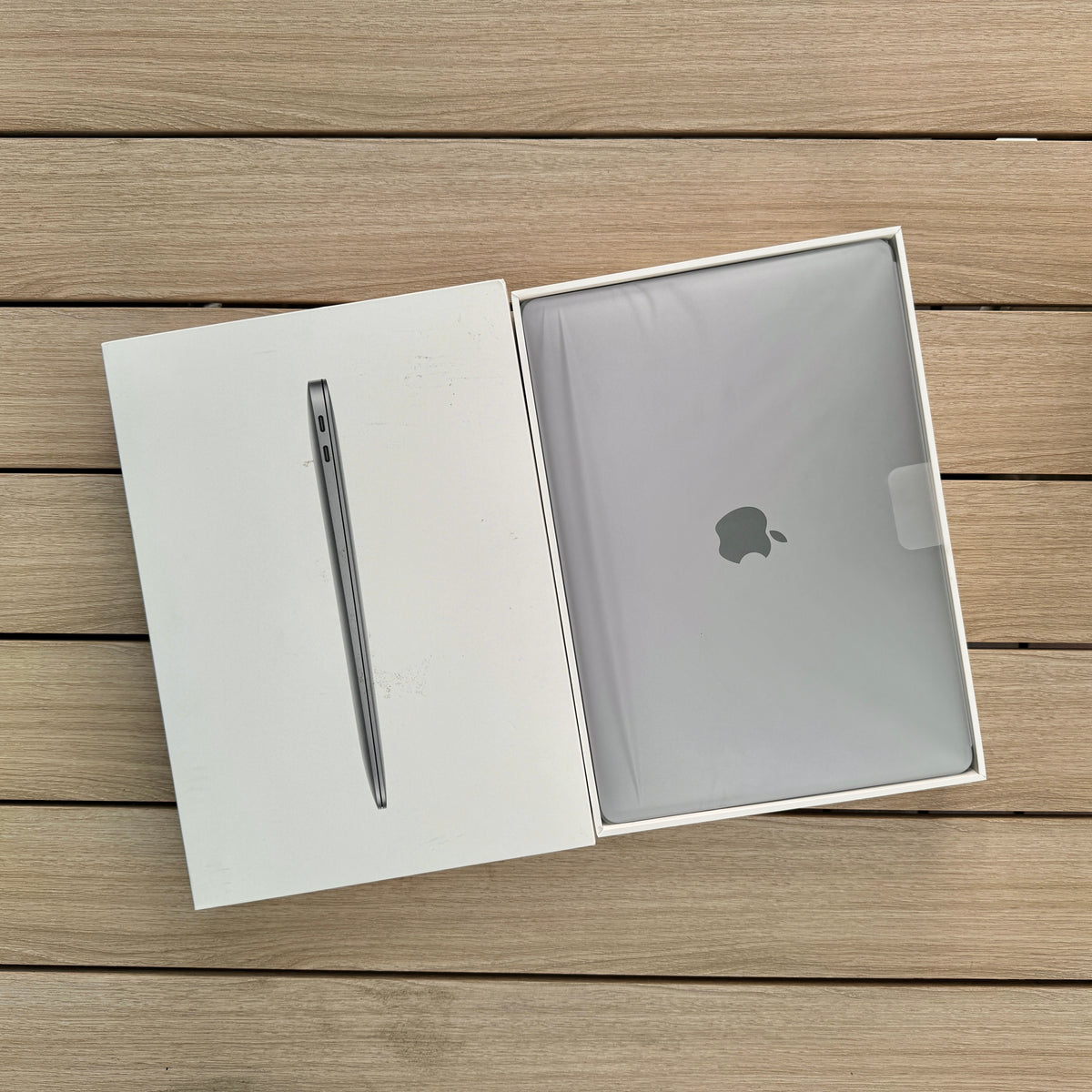 MacBook Air (Retina, 13-inch, 2018) Intel i5, 128/8GB Space Grey - As New Condition