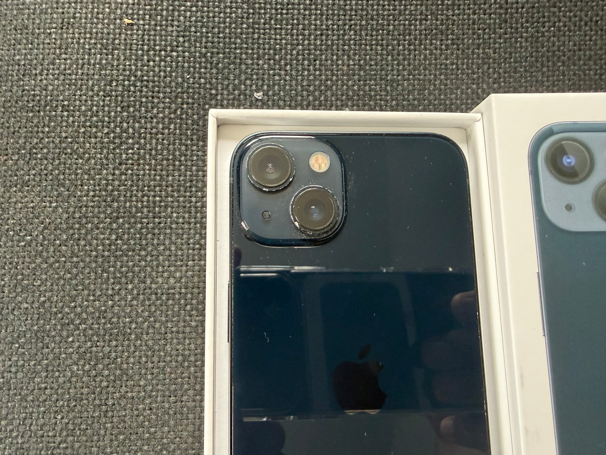 Apple iPhone 13 128GB 5G Midnight Black - Apple Box, Screen Protector (As New) Pre-owned