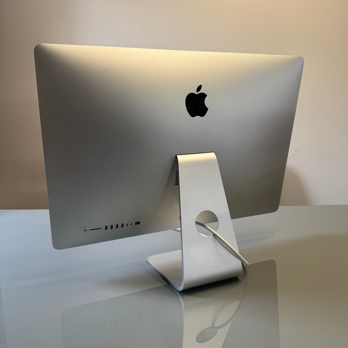 Apple iMac (27 inch Retina 5k 2017) Intel i5 16GB RAM 2TB SSD - As New Condition