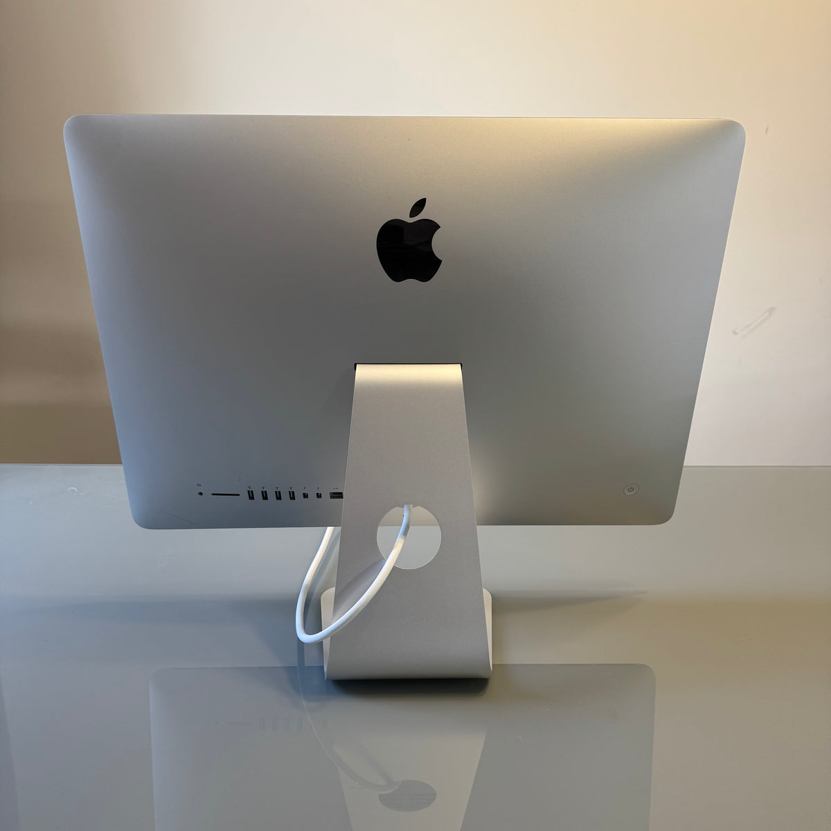 Apple iMac 21.5 inch (2015) | Intel i5 2.8 Ghz | 8GB RAM | 1TB SSD (Grade A)