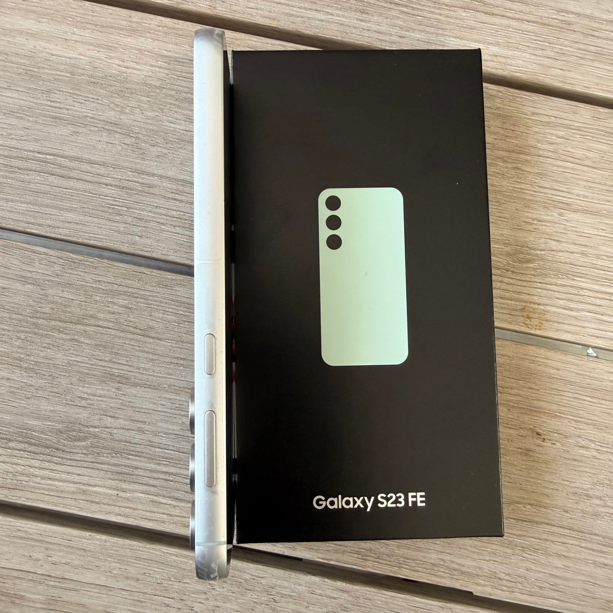 Samsung Galaxy S23 FE 256GB NZ Model SM-S711B/DS - Case, Screen Protector (Grade A) Pre-owned