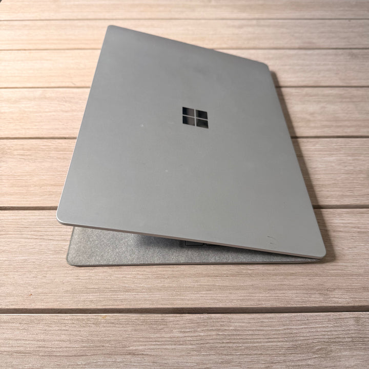 Microsoft Surface Laptop (7th Gen Intel Core i7 up to 4.0GHz) 8GB RAM 256GB SSD 2K Touch Screen Windows 11 Pro – Model 1769