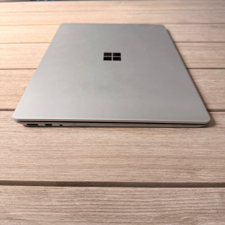 Microsoft Surface Laptop (7th Gen Intel Core i7 up to 4.0GHz) 8GB RAM 256GB SSD 2K Touch Screen Windows 11 Pro – Model 1769