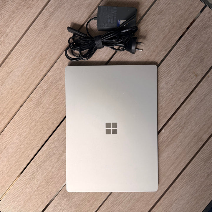 Microsoft Surface Laptop (7th Gen Intel Core i7 up to 4.0GHz) 8GB RAM 256GB SSD 2K Touch Screen Windows 11 Pro – Model 1769