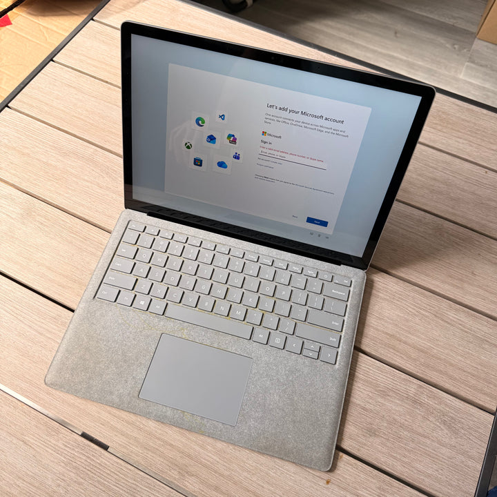 Microsoft Surface Laptop (7th Gen Intel Core i7 up to 4.0GHz) 8GB RAM 256GB SSD 2K Touch Screen Windows 11 Pro – Model 1769