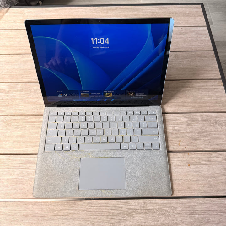 Microsoft Surface Laptop (7th Gen Intel Core i7 up to 4.0GHz) 8GB RAM 256GB SSD 2K Touch Screen Windows 11 Pro – Model 1769