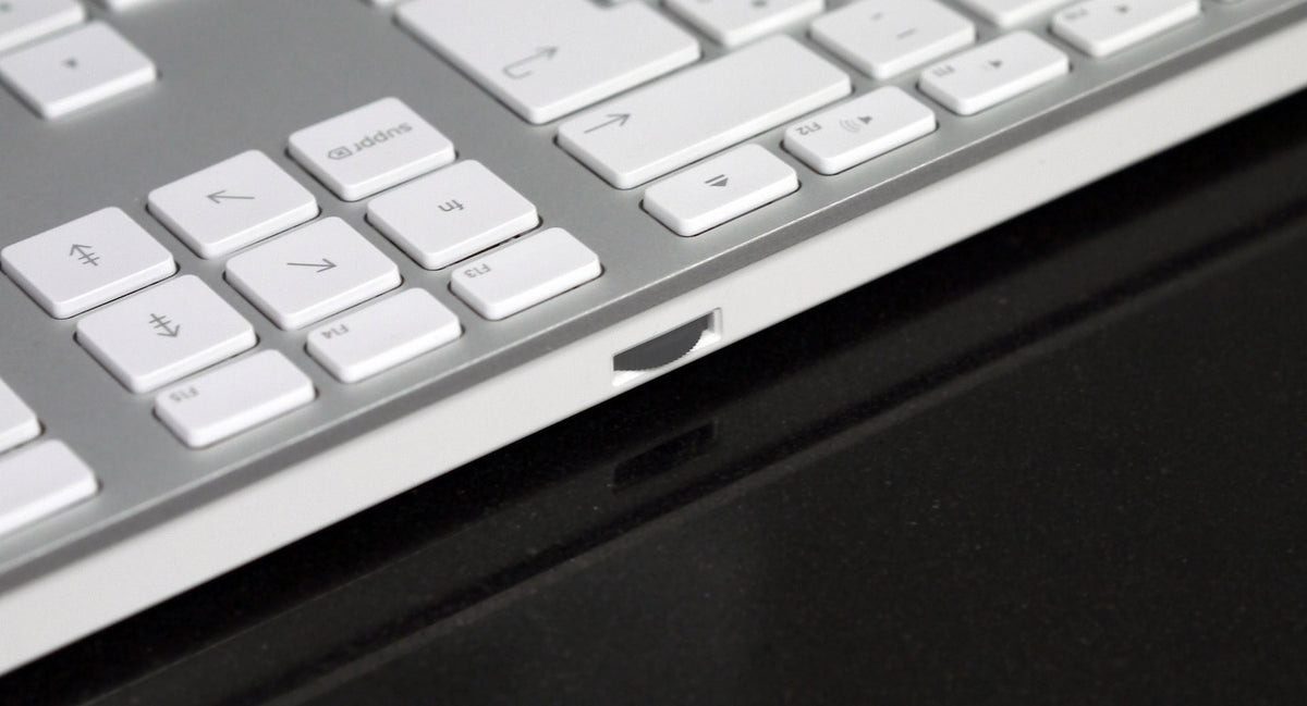 Matias FK318S Wired Aluminium Keyboard for Mac – Silver / White – Brand New