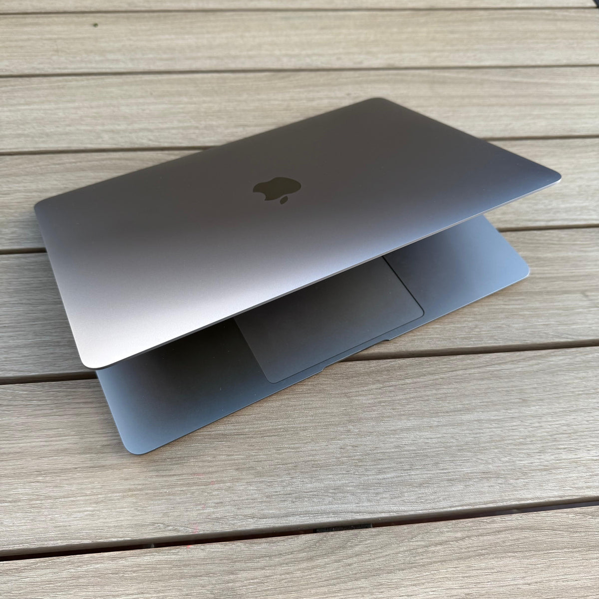Pre-owned Apple MacBook Air 13-inch M1 2020 Space Gray