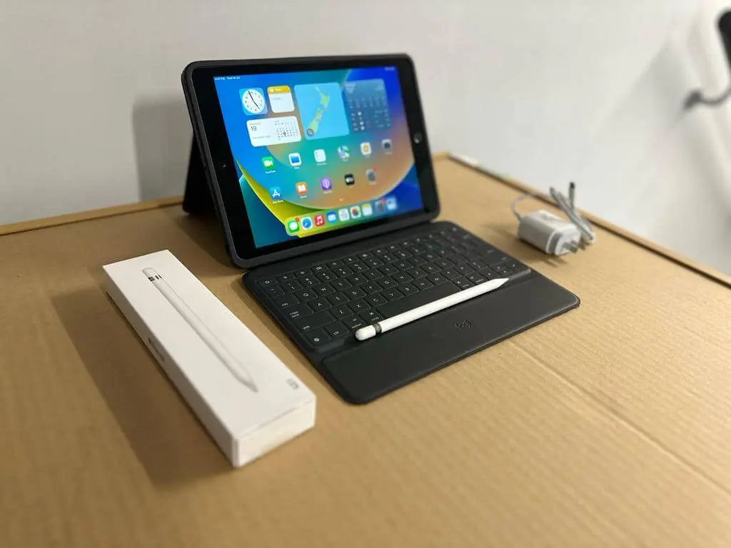Logitech Pre Owned Slim Folio Keyboard Case for iPad 10.2" (7th, 8th, 9th Gen)