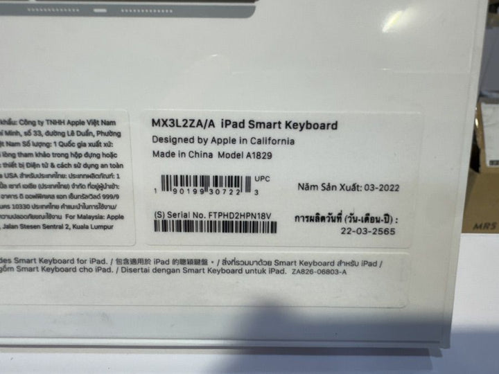 BRAND NEW Apple iPad Smart Keyboard for iPad 7th, 8th & 9th Gen / iPad Air 3 / iPad Pro 10.5 – Black