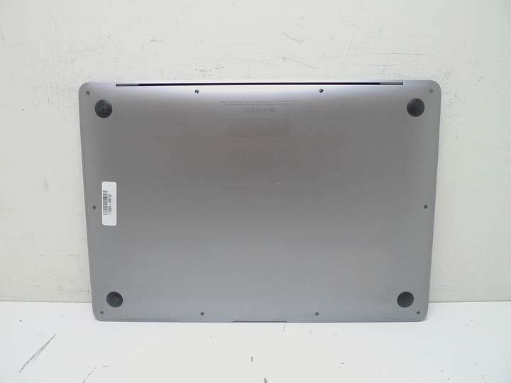 MacBook Air (Retina, 13-inch, 2018) Intel i5 8GB 128GB Space Gray in Original Box - Used